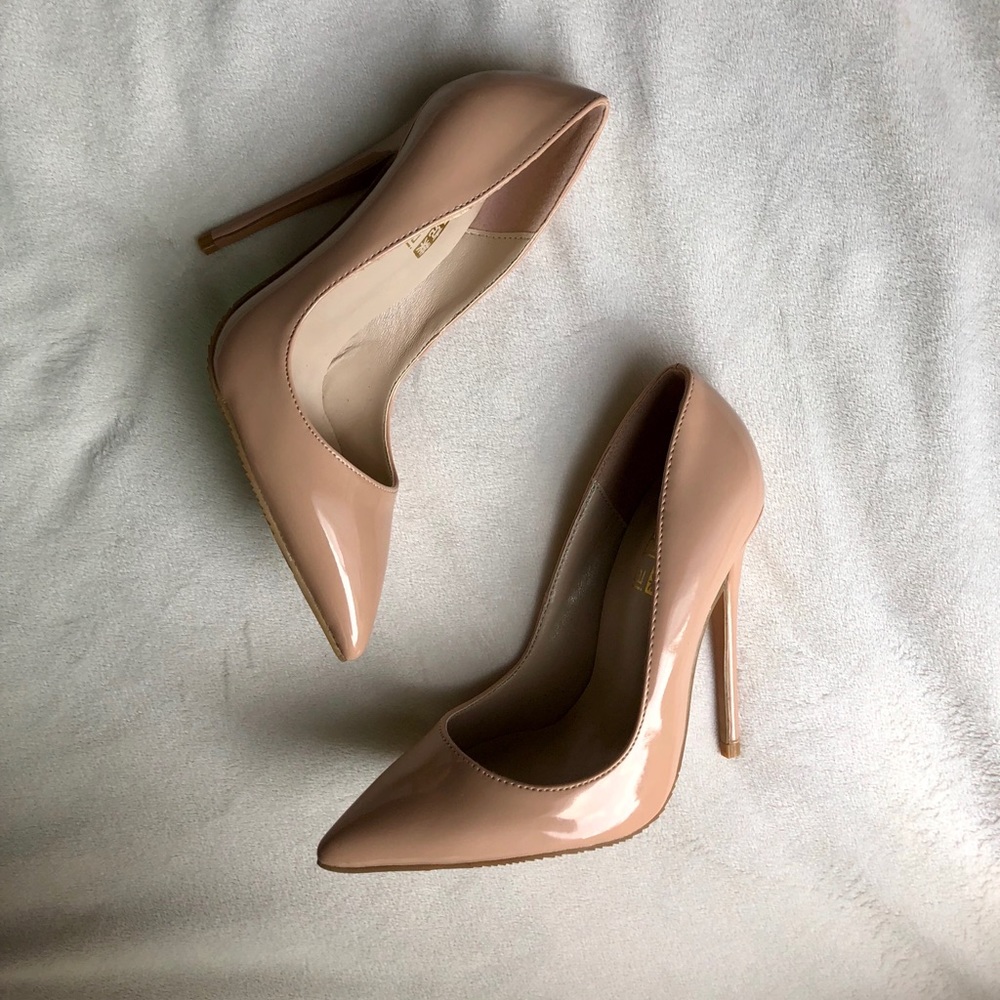 NWOT  stiletto cream/tan
